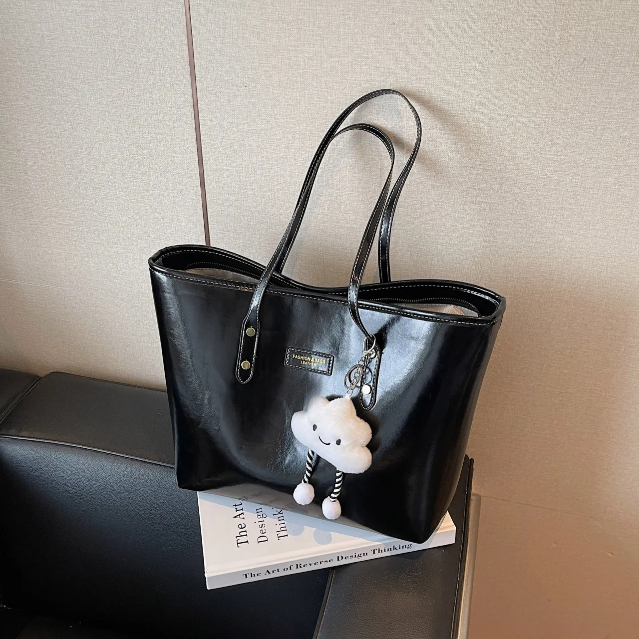 

Elegant Shoulder Bag 2025 New for Women, Luxury Soft Leather Crossbody Purse, Fashionable Large Tote for All Occasions