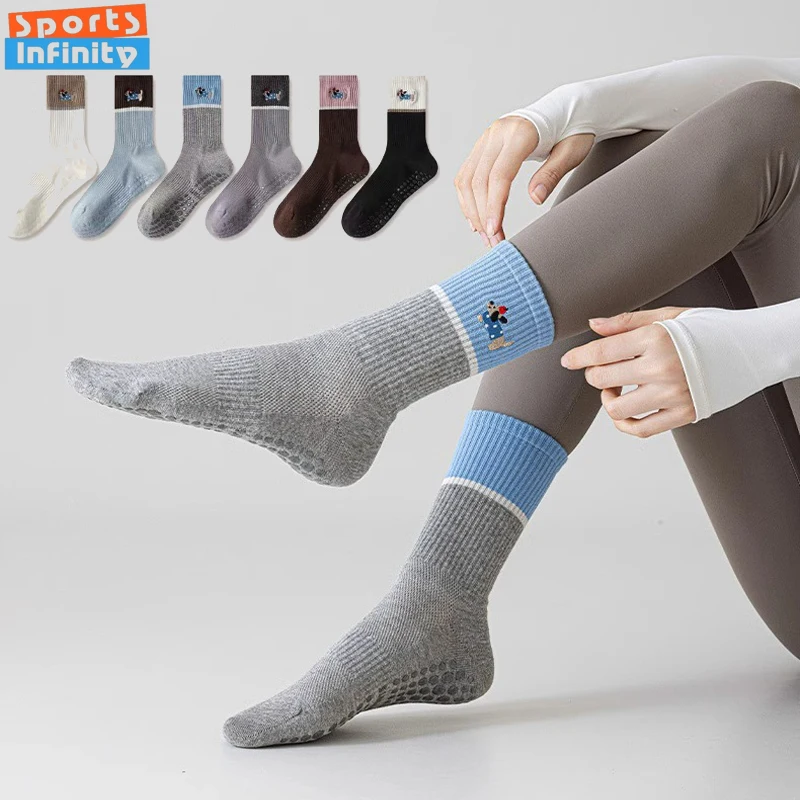 

New Fashion Yoga Socks Anti Slip Professional Pilates Socks Women's Indoor Aerobics Trampoline Fitness Sports Running Socks