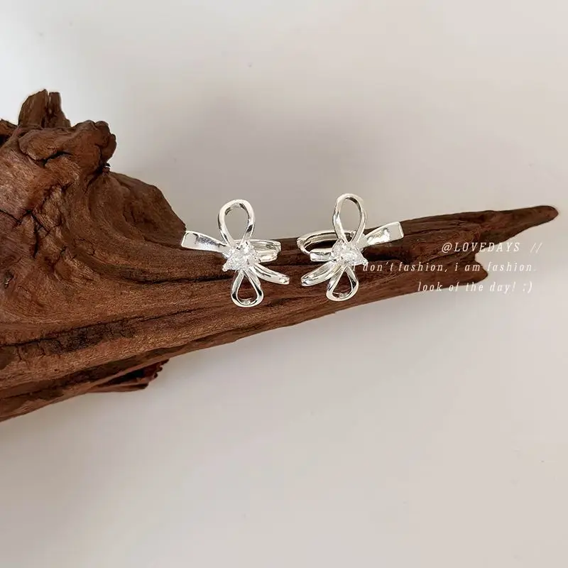 Zircon Silver Bow Metal Ear Cuff Unique Daily Office Versatile Hypoallergenic Lightweight Fashion Accessory for Women Jewelry