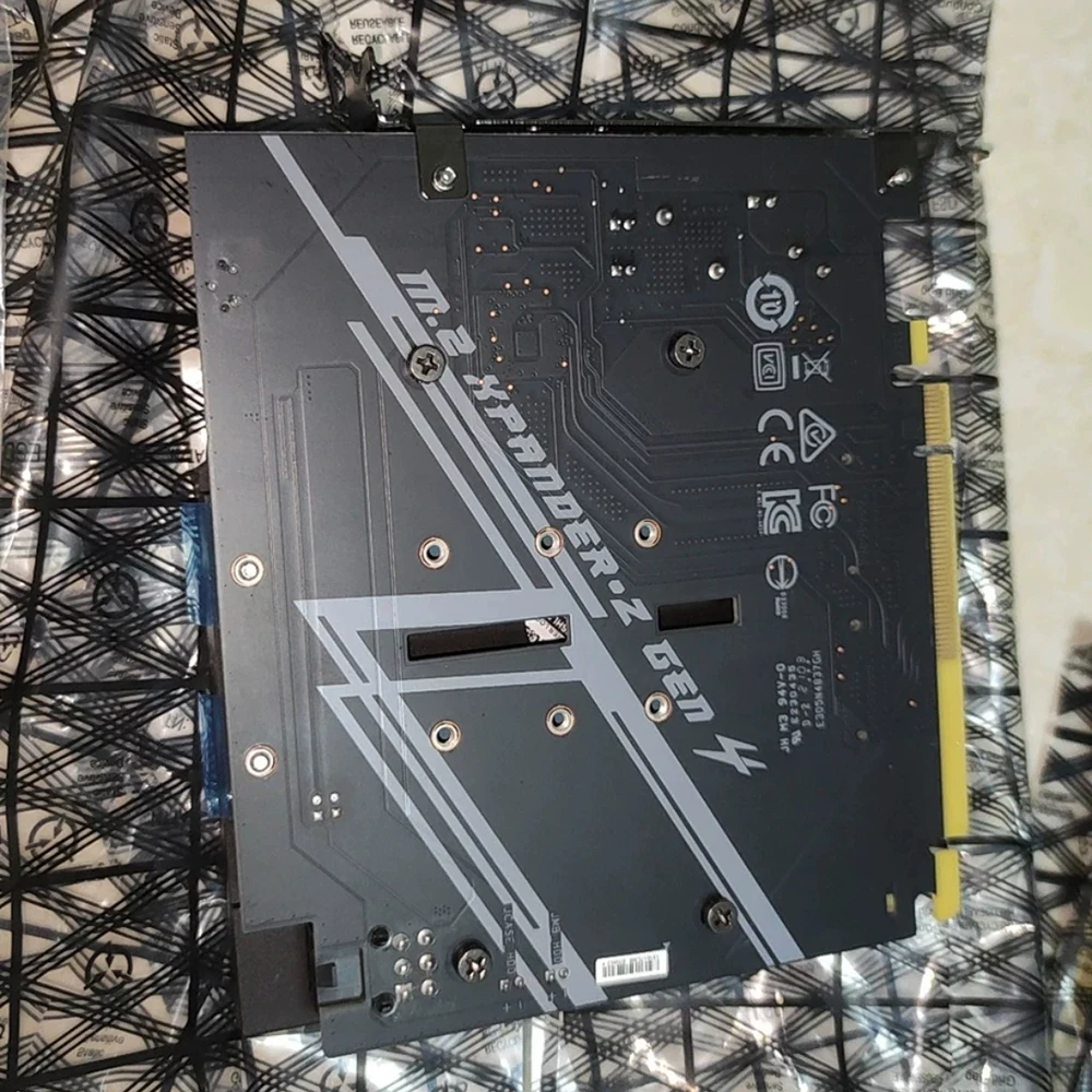 M.2 XPANDER-Z GEN 4 拡張カード