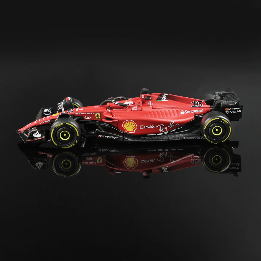 Bburago 1:43 2022 F1 Scuderia Ferrari F1-75 16# Leclerc 55# Sainz Formula One Car Model With Helmet Acrylic Box Alloy Car Toy