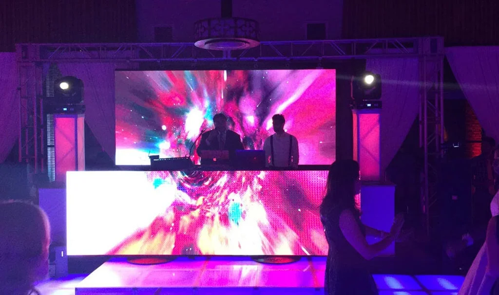 Volledig kleurenscherm 7680Hz HD LED videowall binnen/buiten verhuur evenementen kerkpodium modulair LED display scherm