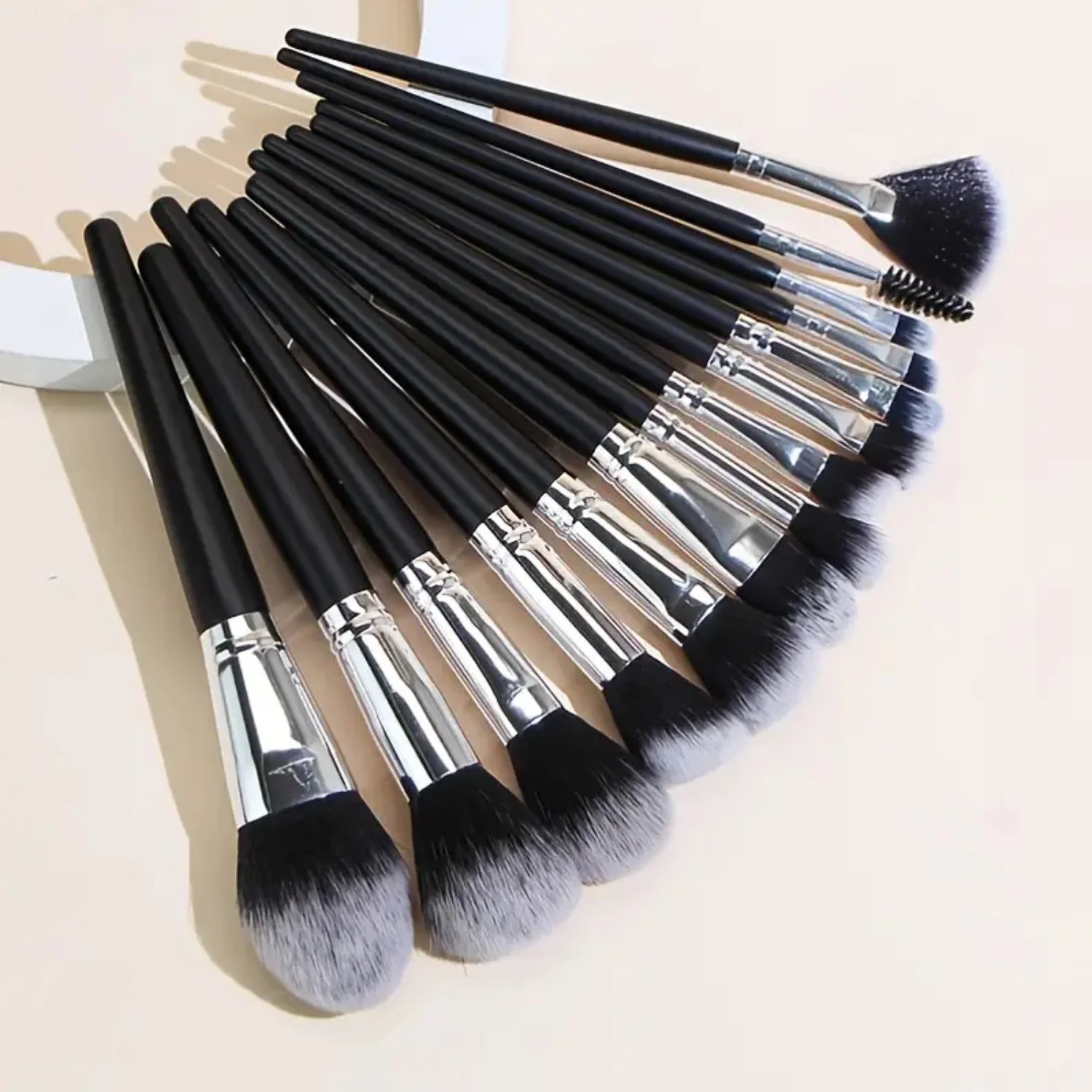 Professional 15pcs Makeup Brush Set - Large Kabuki Tools for Foundation, Powder, and Blush