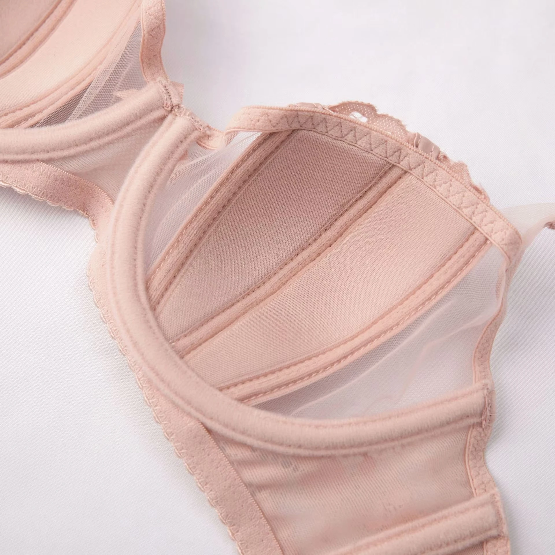 high quality sexy women bras and brief set push up lace B C D cup comfortable wire summer lingerie underwear white pink red