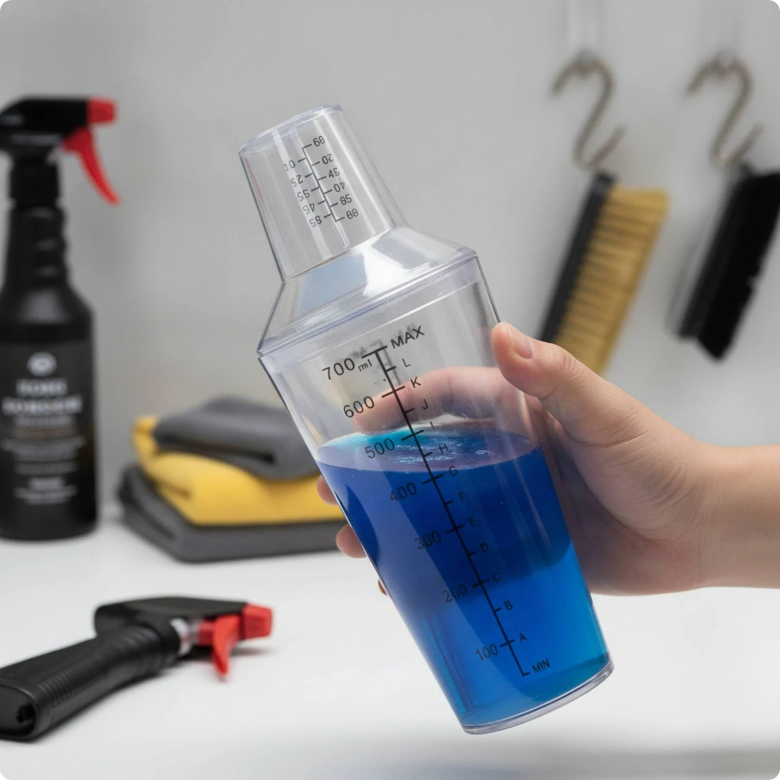 Car-Wash Mixing Cup Graduated Measuring Shaker Cup Easy-to-Read Sturdy for Auto Detailing, Garage