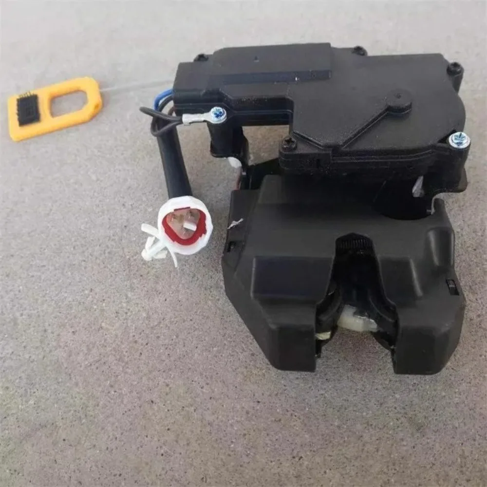 Automobile Rear Tailgate Trunk Central Lock Latch Actuator Assembly 1pc for Geely for Emgrand EC715 18 Sedan 2009-2018 Brand New