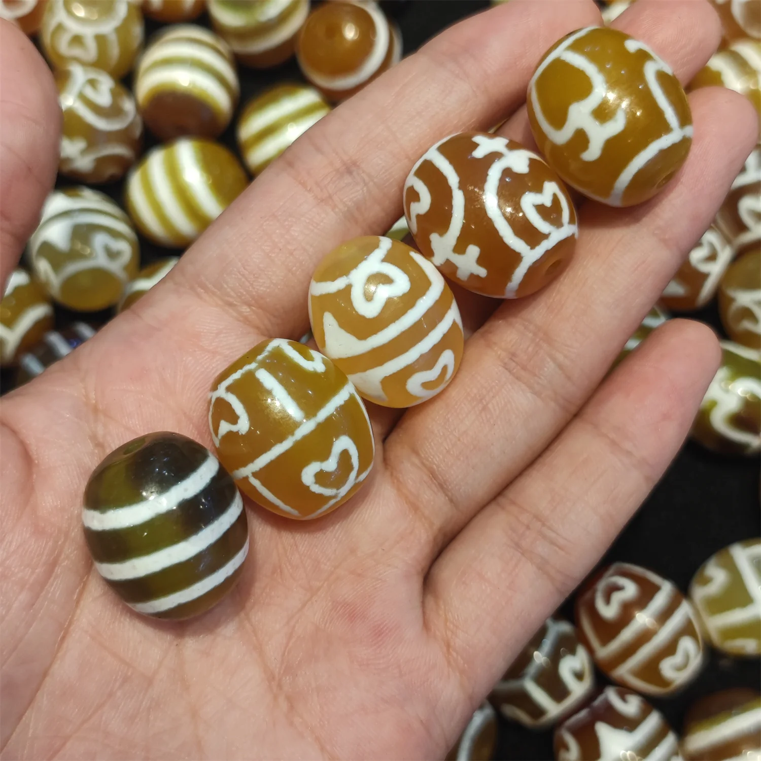 1pcs/lot Natural multi-pattern old agate dzi Weathering lines 18*22mm Yellow Darlow Accessories Ethnic style jewelry diy taki