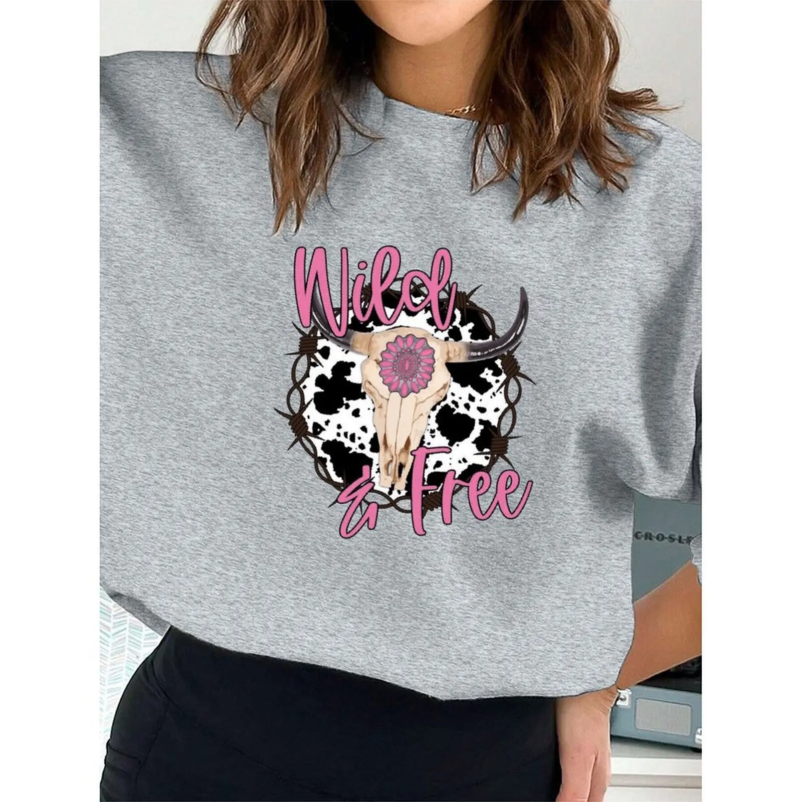 

Женская бархатная толстовка с круглым вырезом и длинными рукавами, модная толстовка в стиле пастушки с принтом коровы и черепа, зимние удобные свободные повседневные топы