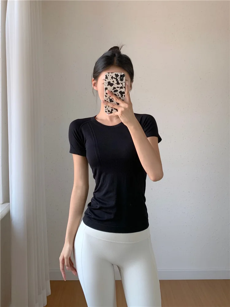 Yoga-Anzüge für Frauen im Frühling und Sommer Neue Sport-Oberteile Integriert mit Schlankem Kurzarm-T-Shirt Lauf- und Fitness-Trainingsanzüge – Detail 5
