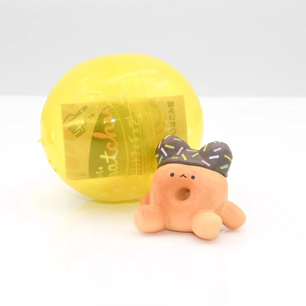 كواليا دوناتشو التميمة الشكل كبسولة اللعب kawaii لطيف الشوكولاته الشاي الأخضر اللون رذاذ الفراولة الكسترد الكعك الدب نماذج