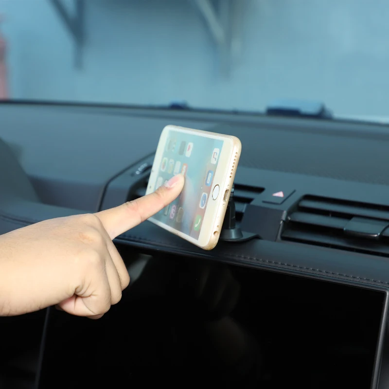 

Carbon steel For Land Rover Defender L663 90 110 130 2020-25 Car Mobile Phone Holder Navigation Bracket Interior Car Accessories