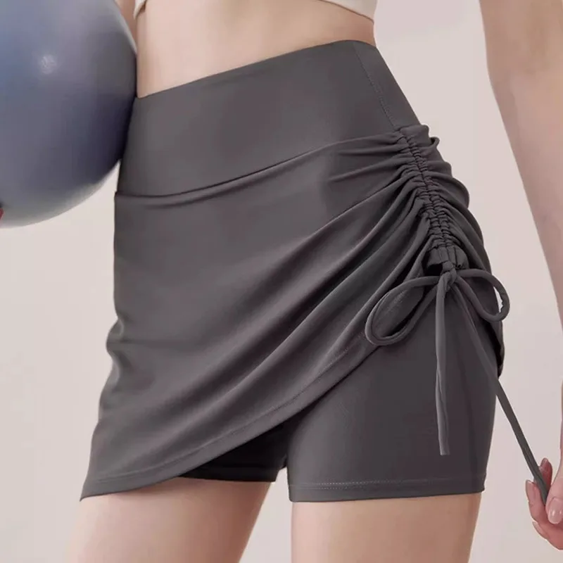 กระโปรงกางเกงกีฬาแห้งเร็วสำหรับฤดูร้อน ผู้หญิง ป้องกันแสงสะท้อน เอวสูง ยกสะโพก เหมาะสำหรับเทนนิส วิ่ง วันหยุด โยคะ ฟิตเนส
