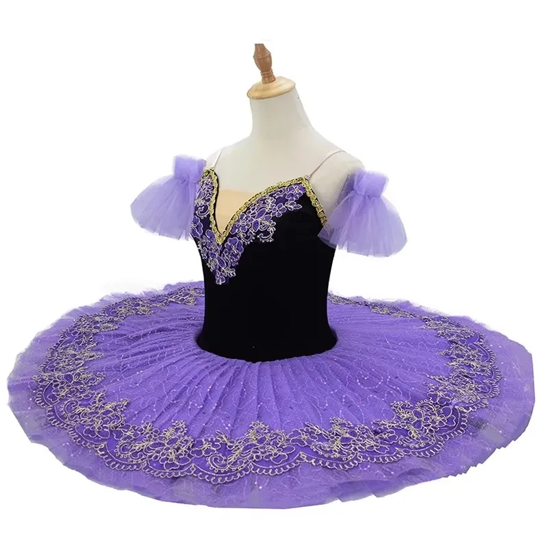 زي الباليه الرومانسي يغلق الفتيات على البحيرة الوطنية المهنية الباليه الباليه الفتيات تظهر بانوراما الباليه للأطفال