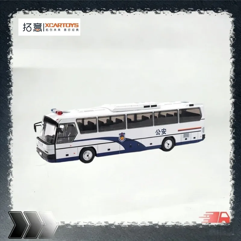 XCARTOYS 1/64 luxury bus model BFC6120 police bus from the north, made of alloy, a boys' gift toy, a collectible piece.