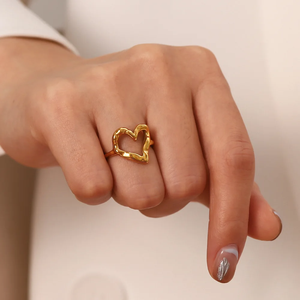 

Stainless Steel PVD 18K Gold Plated Tarnish Heart Cutout Solid Rings For Woman Jewelry Wholesale 2023 Trendy