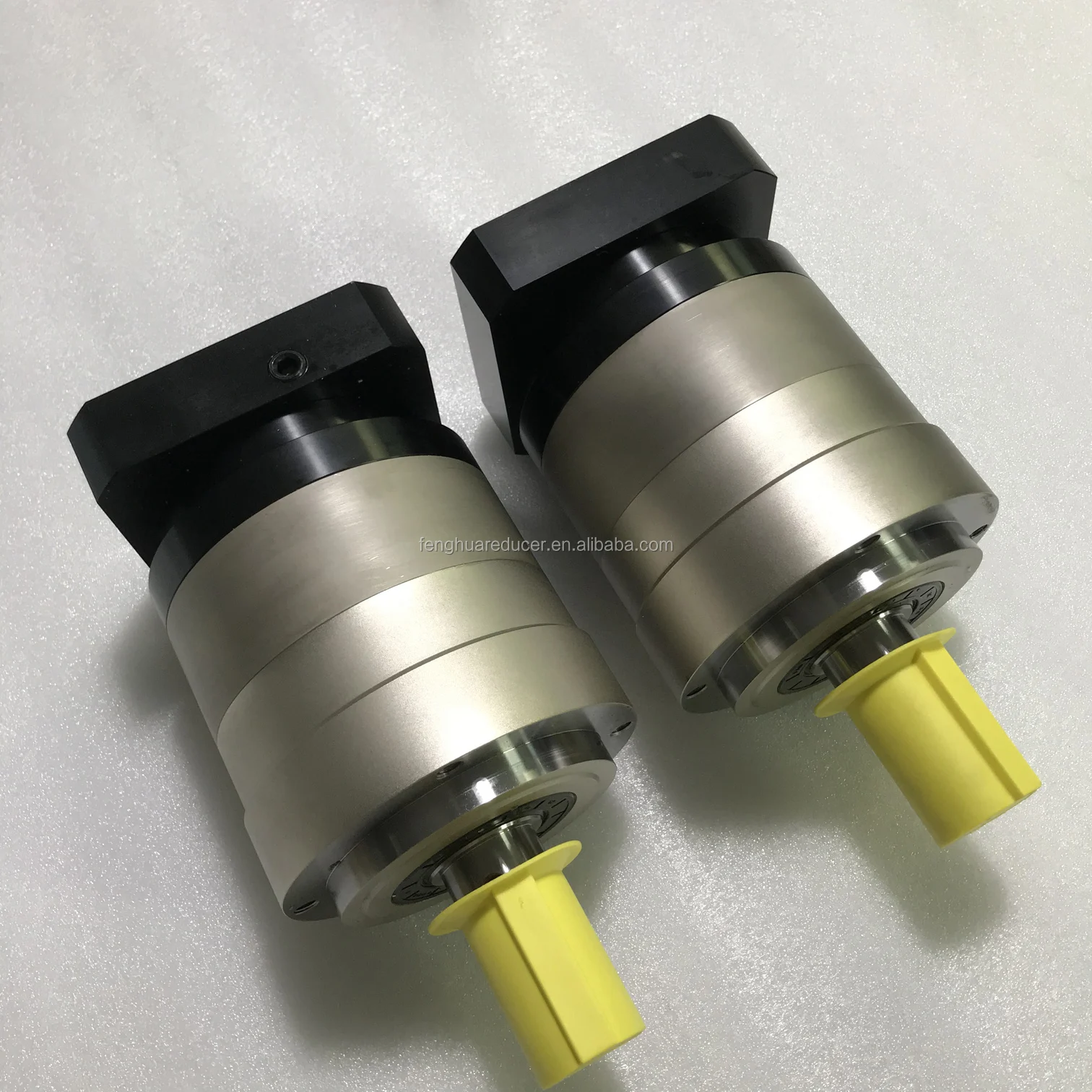 Hot Selling Helical Precision Servo Gearbox Inline Round Flange Planetary Gear Reducer VRL 155 Reductor Helicoidal