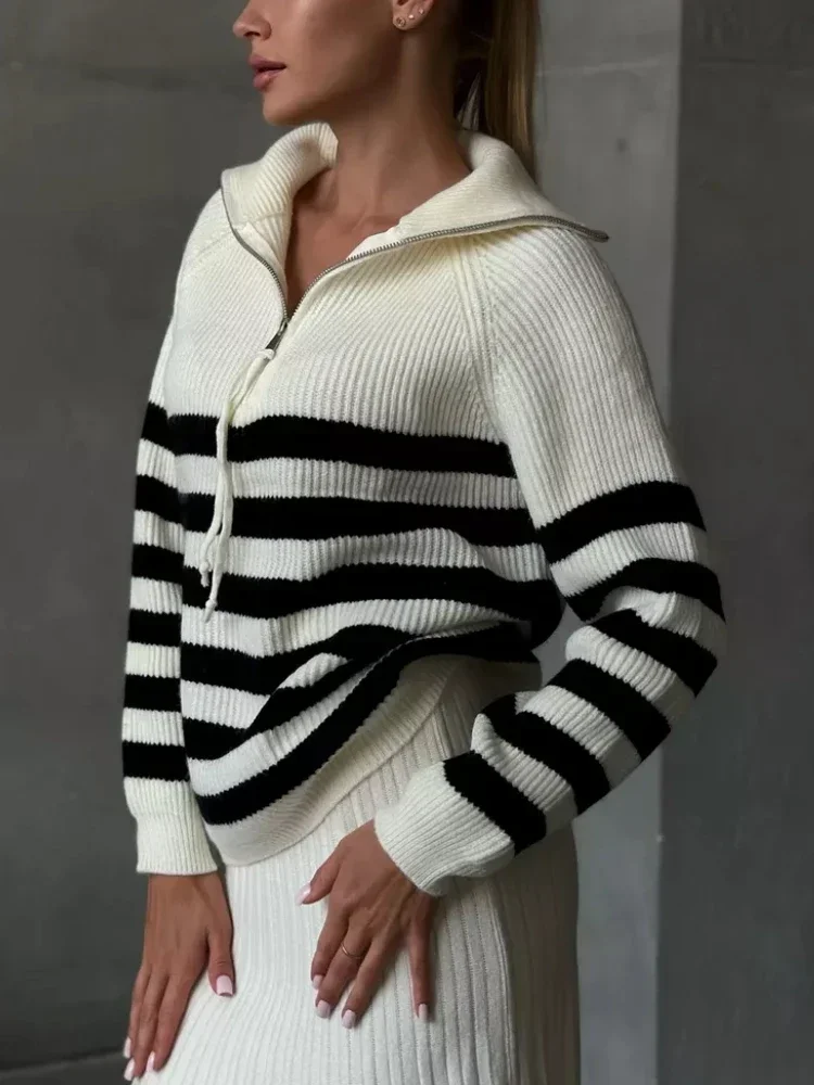 

Женский полосатый зимний свитер с лацканами на молнии, теплый вязаный пуловер, свободный удобный черный, белый цвет, модный топ для отдыха