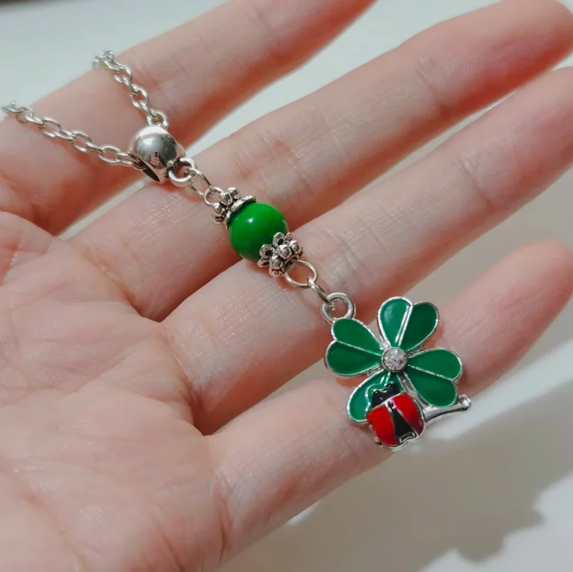 1 قطعة/الوحدة سبائك الأخضر 3-ورقة البرسيم الأيرلندية شامروك قلادة قلادة أقراط الأخضر مطرز عيد القديس باتريك هدية تذكارية