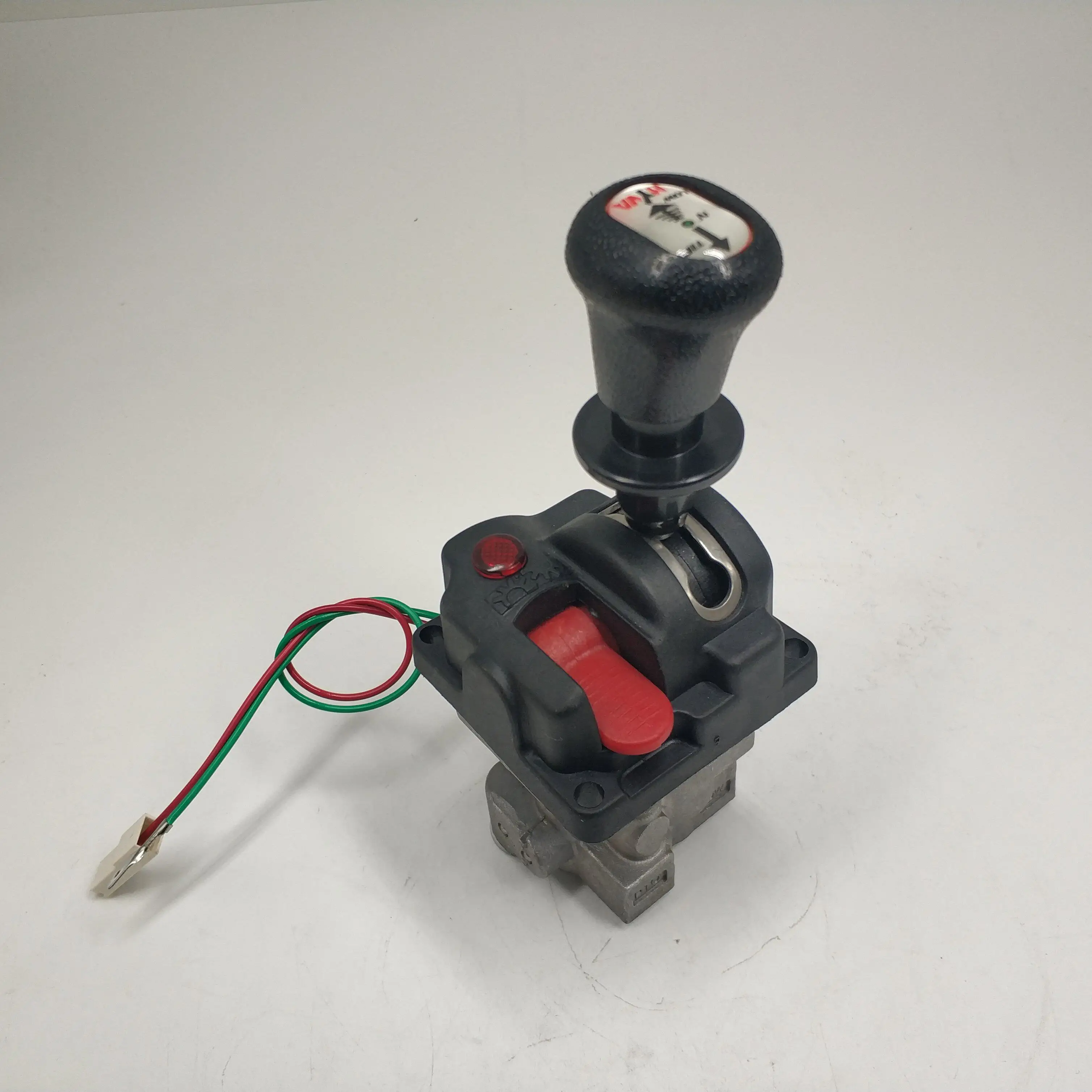 hyva-71094-metal-tank-truck-air-control-valve-71094c-standard-model-with-slow-descent-function