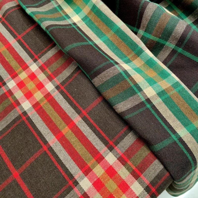 

Retro red and green checkered polyester fabric for tablecloth, picnic cloth, shirt fabric, Christmas photo background cloth