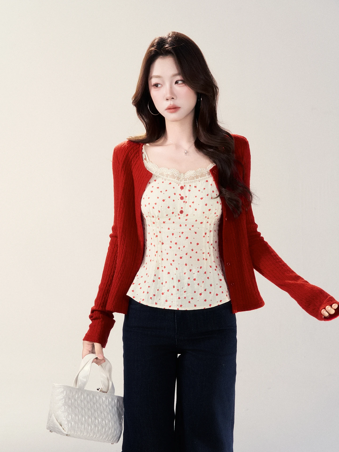 

Red Knitted Open Cardigan Women's Fashion Spring 2026 Slimming Versatile High-End Feeling Small Wildberry Top Korean Style