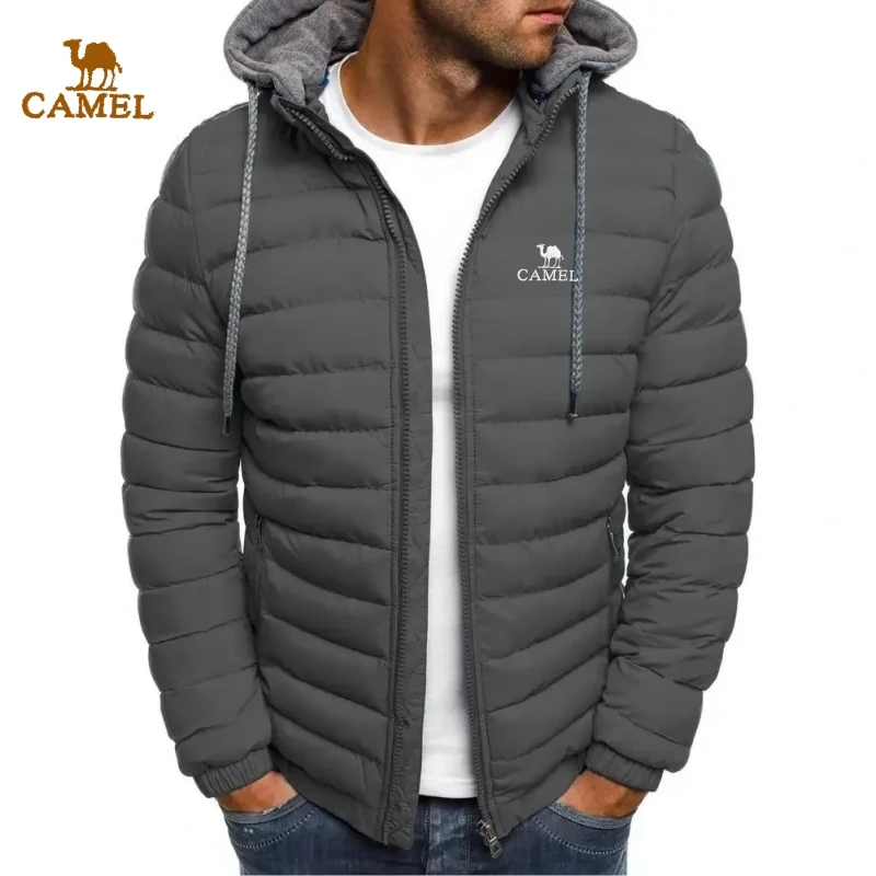 Herfst en winter heren geborduurd CAMEL warme katoenen jas met capuchon, nieuwe modieuze casual outdoor winddichte afneembare top