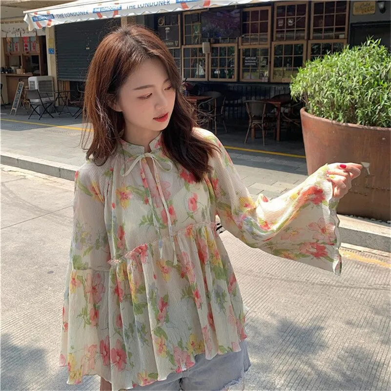 シルクシフォンシャツ,花柄プリント,フレアスリーブ,スタンドカラー,デザイン,エレガント,春