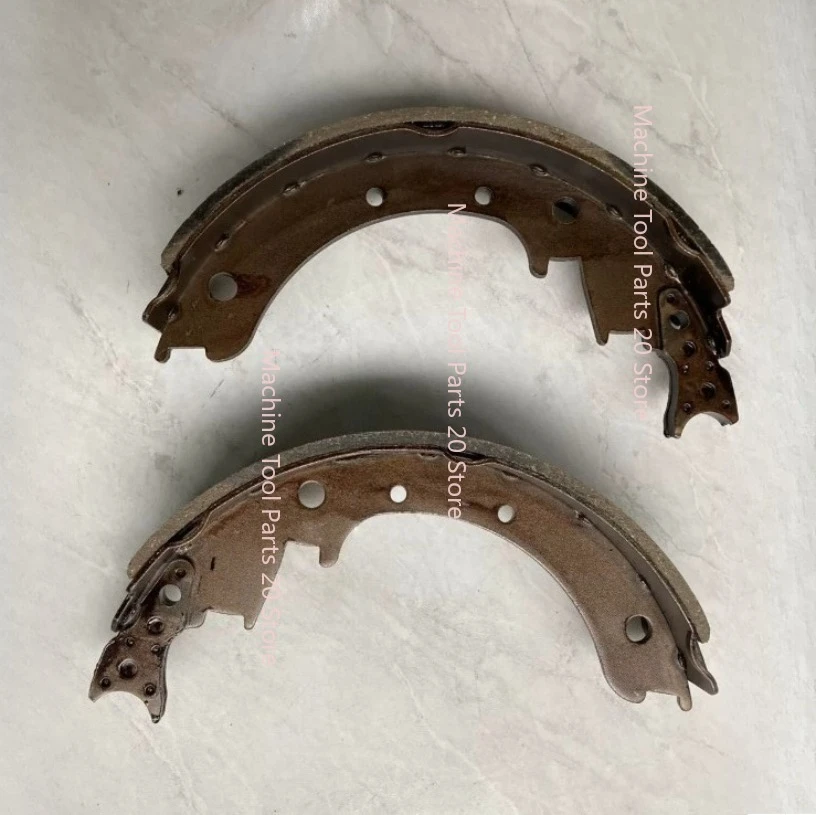 

2 шт. тормозных колодок для вилочных погрузчиков C11 Hyster H3.00 HT30DS, Komatsu, номер детали 3EB-30-23430, запчасти для погрузчиков