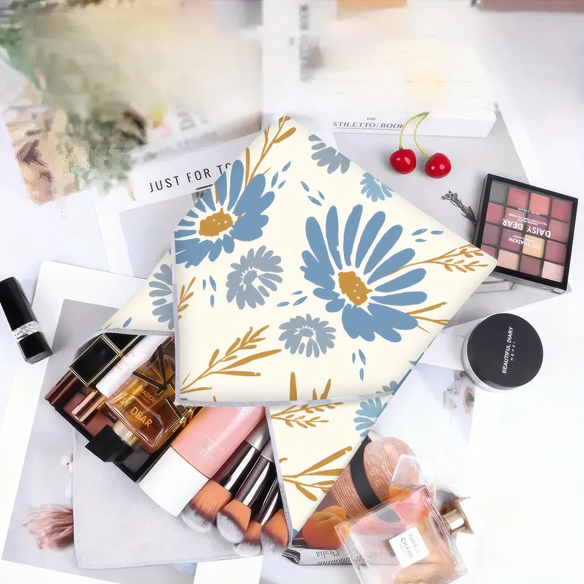1pc Self-Adhesive Magic Universal Wrapping Cloth 2D Flat Japanese Fresh Misty Blue Daisy Printed Pattern Cloth Makeup Bag