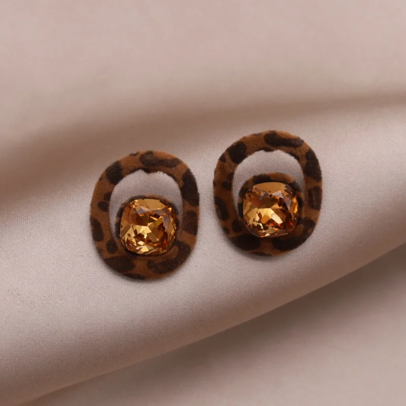 Korean new design fashion jewelry crystal leopard print flocking autumn winter earrings elegant women's daily work accessories
