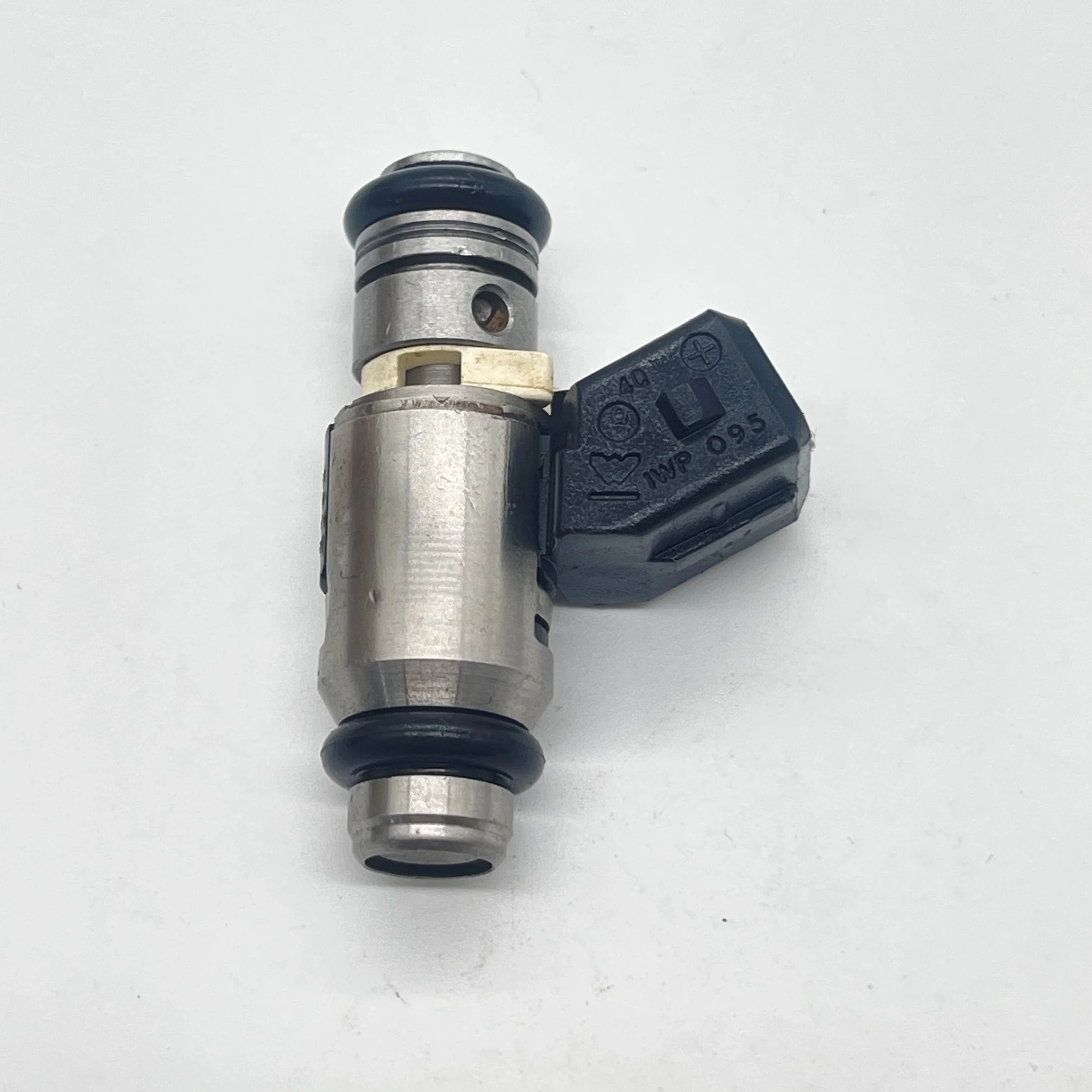 FUEL INJECTOR For Fiat Punto Mk2 1.2 Seicento 1.1 8v PETROL 71729224 71718655 IWP 095 IWP095 IWP-095 46791211