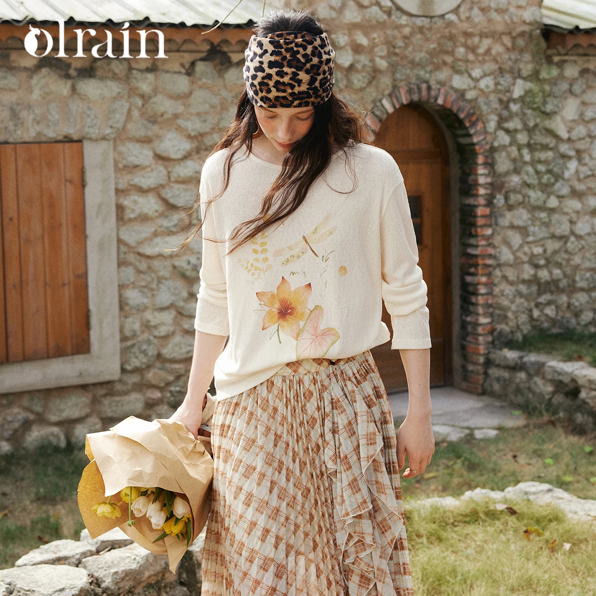 

OLrain T-shirts Woman Casual Plant Hand-Painted 2026 Spring Knitted Oversize Round Neck Tees Long Sleeve Female Tops O58CT003522