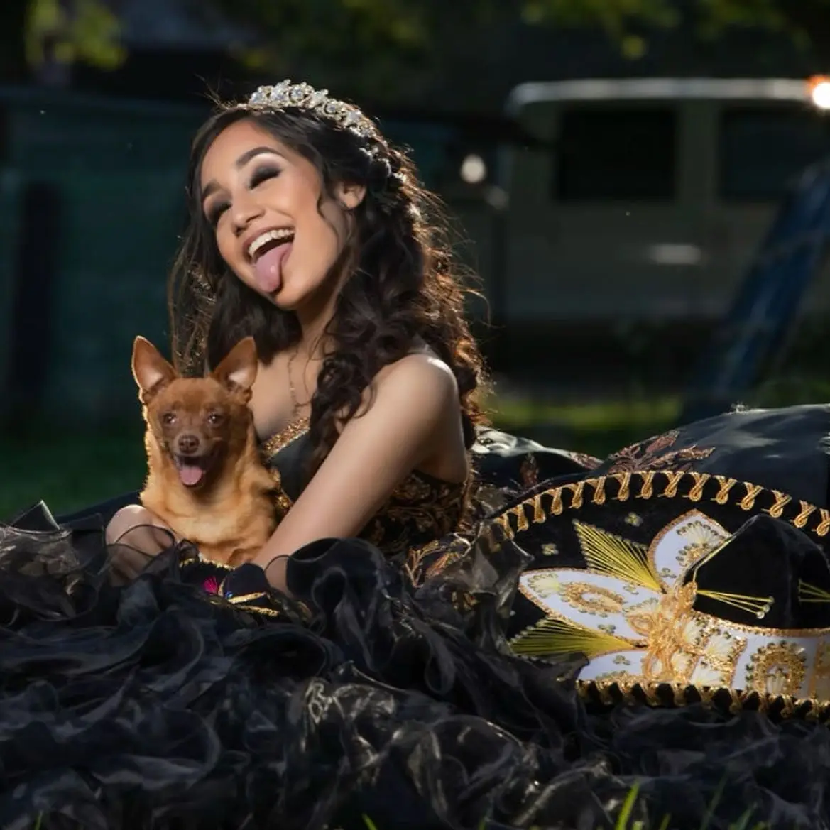 Preto princesa babados inchado quinceanera vestidos com bordados de ouro corset laço charro baile de formatura vestidos doces de 15 años