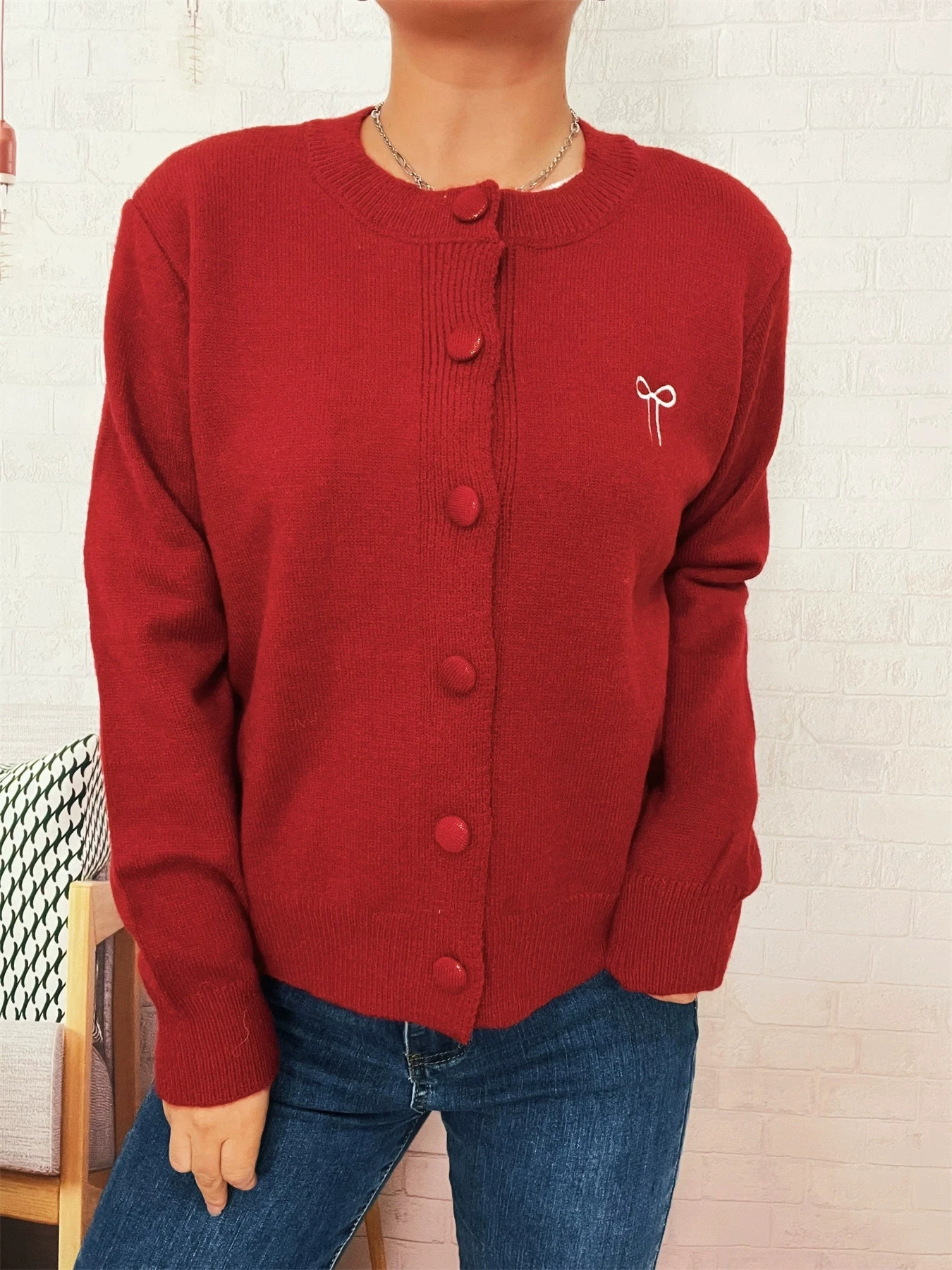 

Autumn and Winter Personalized Commuting Vacation Two Butterfly Knots Embroidered Button Knitted Sweater cardigan for Women