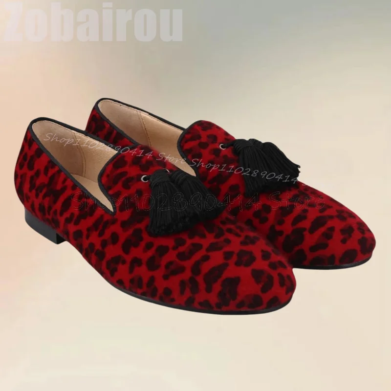 Mocasines de decoración con borlas para hombre, zapatos informales con estampado de leopardo rojo, sin cordones, hechos a mano, lujosos, para fiestas, banquetes y citas