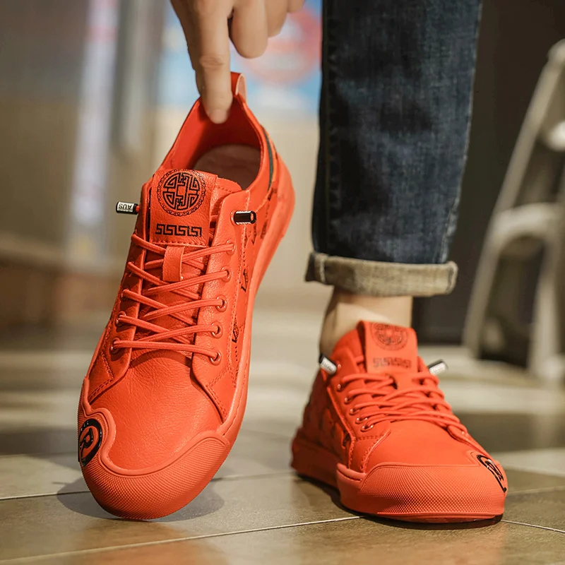 أحذية تزلج رجالية حمراء عالية الجودة من الجلد ماركات فاخرة أحذية رياضية للرجال أحذية مسطحة خفيفة الوزن ومنخفضة القطع أحذية مصممين للرجال