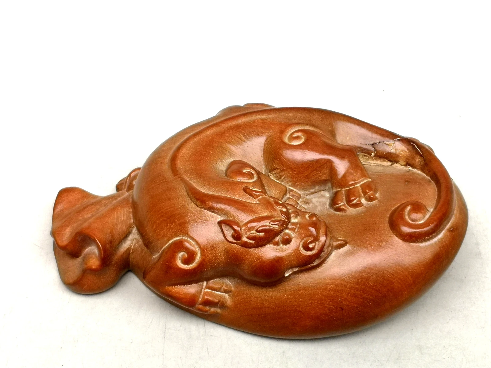 YIZHU CULTUER ART Rare Collect China Old Boxwood Hand Carved Unicorn Beast Paperweight Decoration