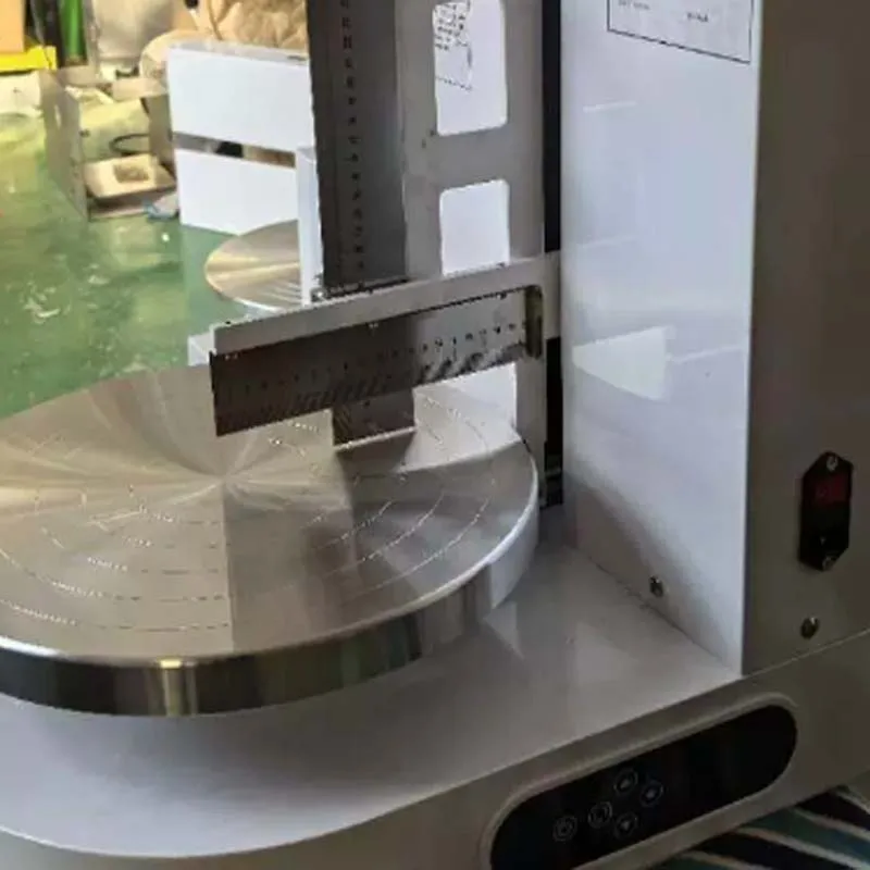 Automatic Cake Decorating Equipment For Round Birthday Cakes With Cream Icing Spreading And Coating