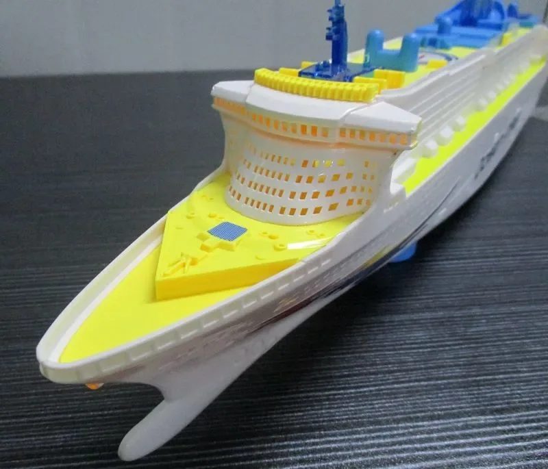 [ Funny ] Electronic Large luxury cruise ship Toy Universal rotation music light Boat model Baby toy colorful flash ocean line