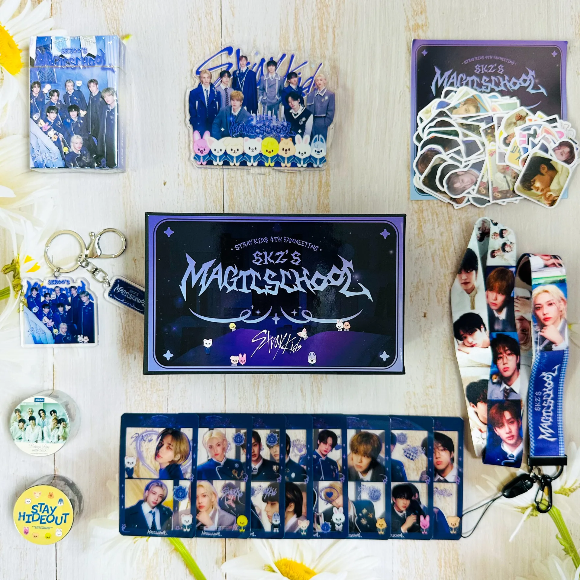 

Skzoo Stray Kids 4TH Fanmeeting SKZ's Magic School Gift Box With Lomo Cards Acrylic Keychain Standee Stickers Lanyard Badge Gift