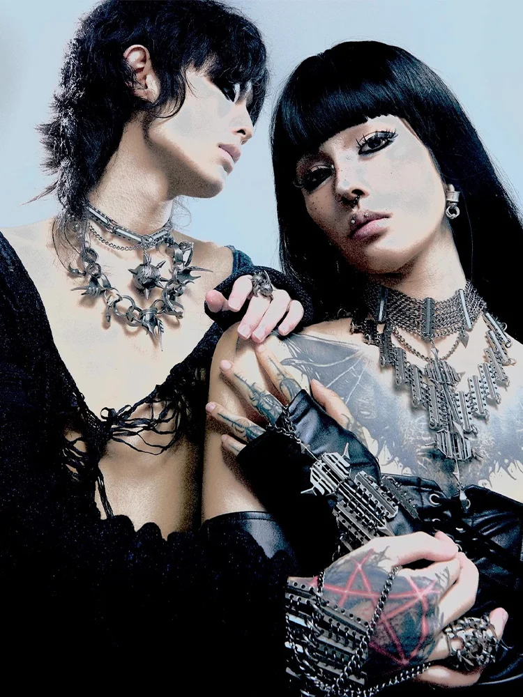 ZHUHE The Metal Ball Necklace In The Neo-Gothic Style Is A Jewelry Accessory For Men And Women And A Party Gift