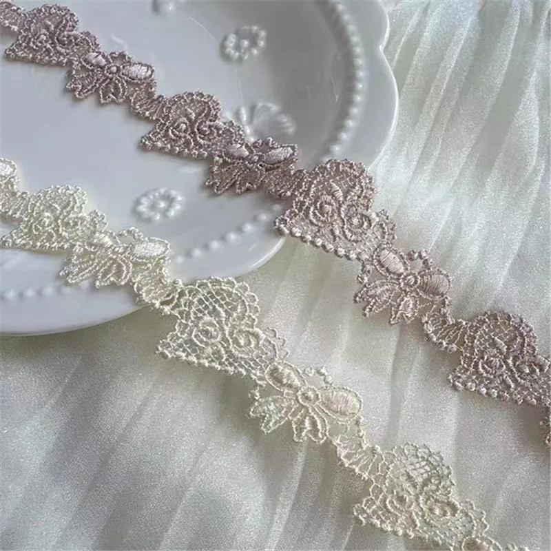 

15Yards 2.5cm Wide Shiny Ivory Or Brown Flower Venise Diy Venice Lace Clothing Accessories Of Various Garment,Bra.Underwear