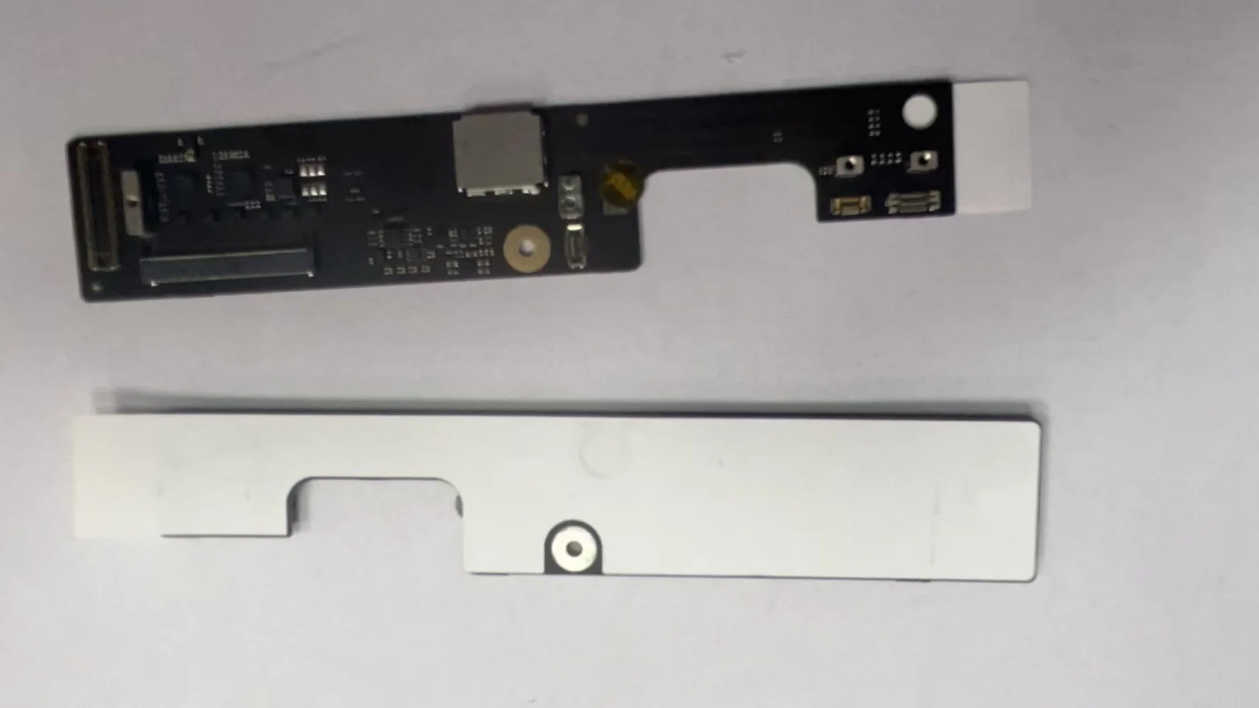 Nowa płytka przyłączeniowa klawiatury A3113 dla MacBook Air M3 13.6 "A3113 Touch Id Głośnik Audio Jack Płytka logiczna Płytka przyłączeniowa 2024