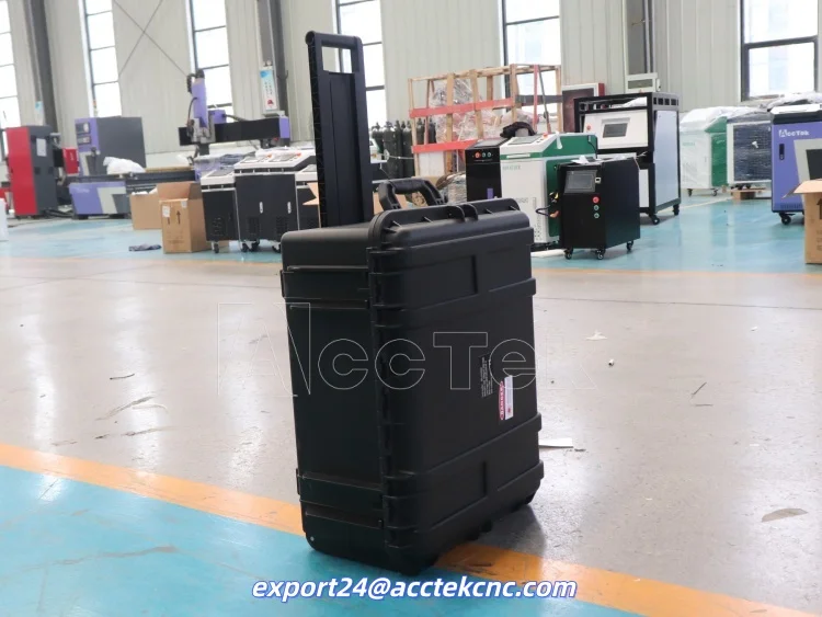 تنظيف قطع غيار السيارات 1500 واط منظف ليزر مستمر عدم الاتصال تبريد الهواء سرعة سريعة يده آلة التنظيف بالليزر السعر