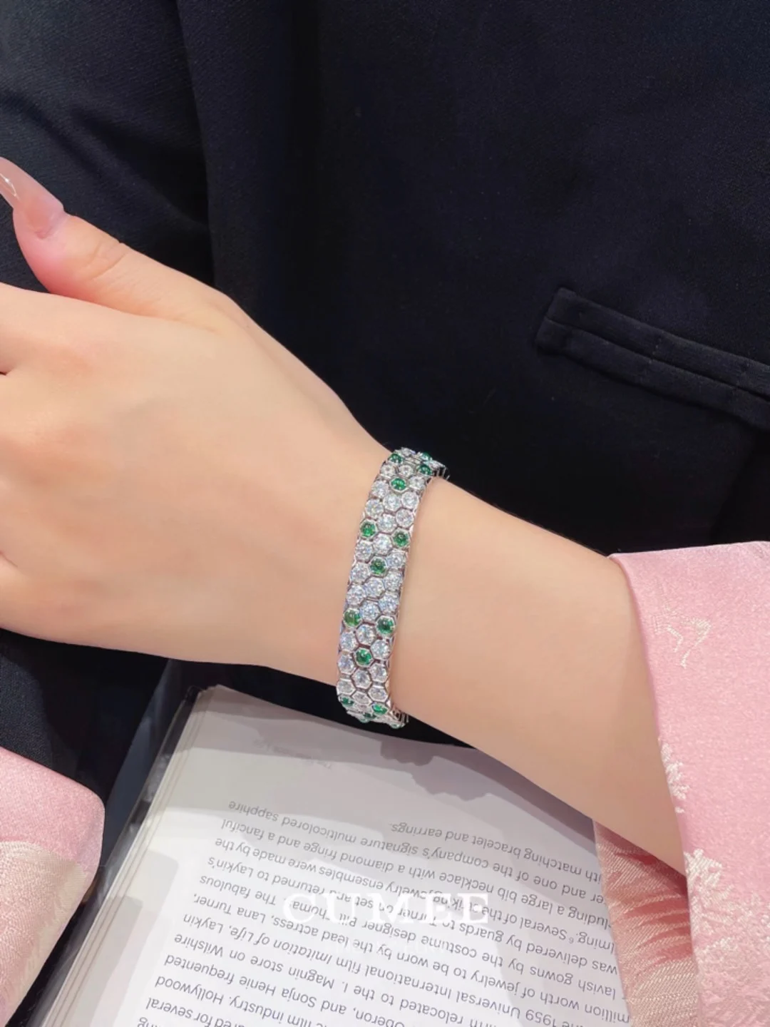 

CUMEE Soft Fashion Cultivation Synthetic Emerald Bracelet for Women with 925 Sterling Silver 18k Gold Plating