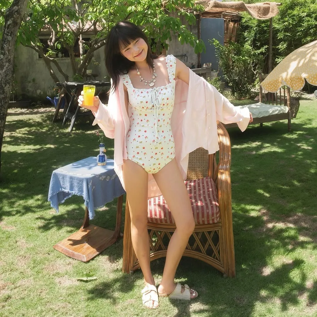 

Белый пляжный термокупальник с цветочным принтом, простой, стильный, для отпуска, милый цельный купальник для женщин и девушек, повседневный стиль