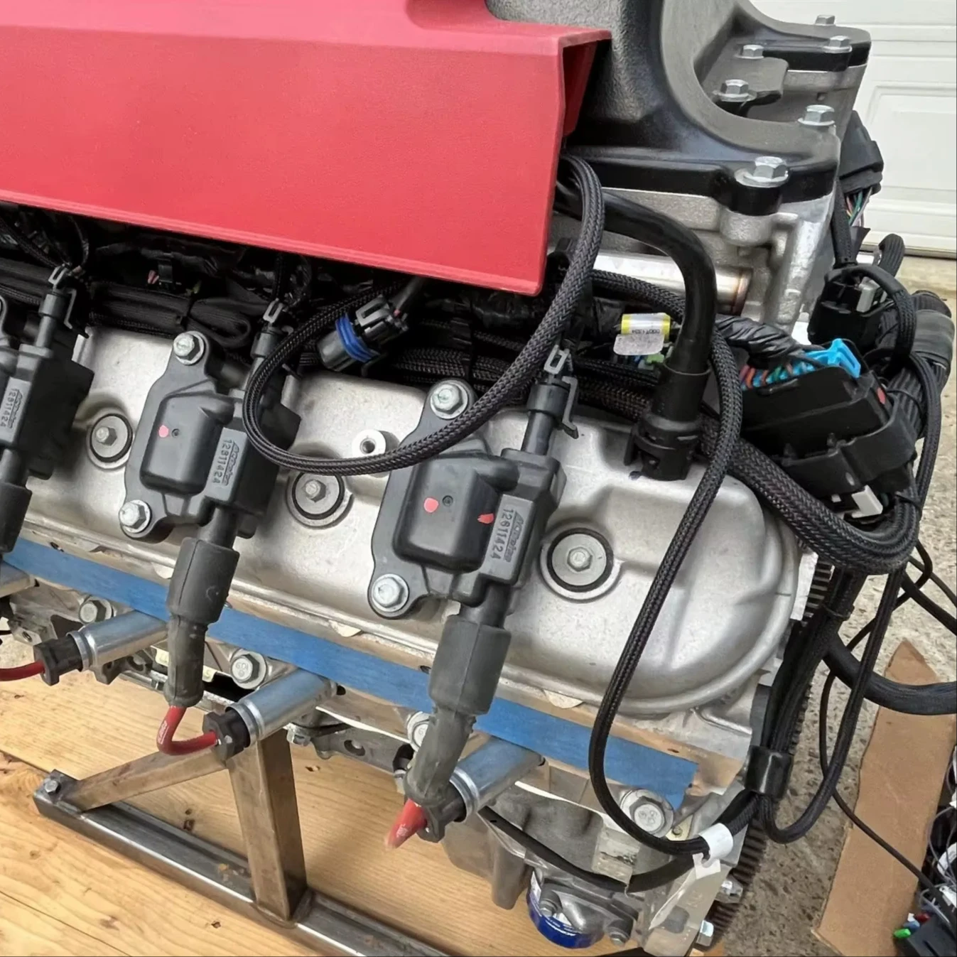

Ultimate s LSA 6.2 Liter Supercharged V8 Crate Engine with 6L90E Transmission Set for Custom Muscle Car Conversions
