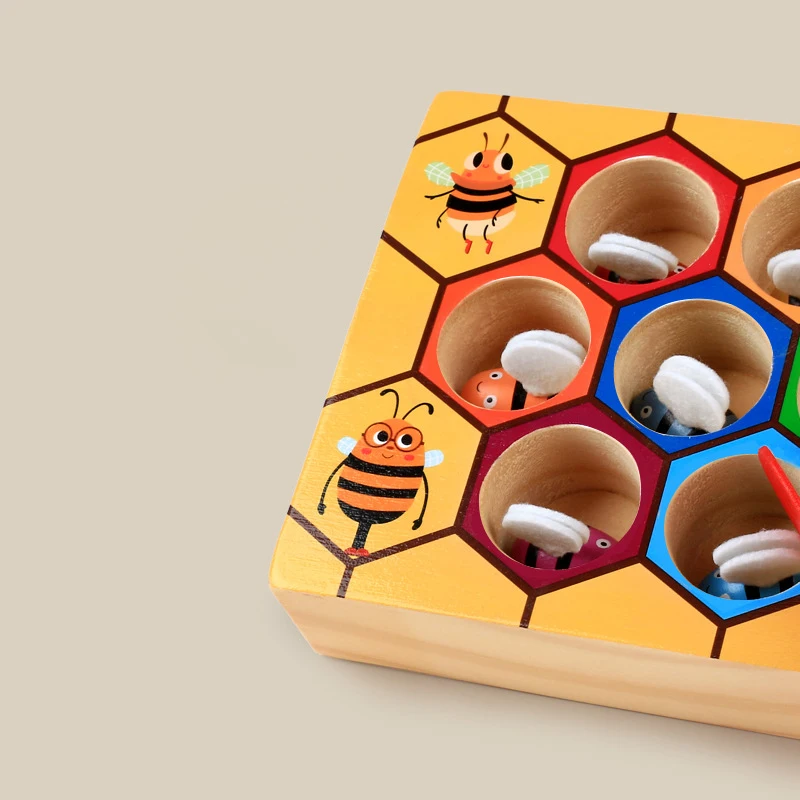 1-teiliges farblich passendes Perlenspiel in Wabenform mit Cartoon-Design und kleinen Clips, geeignet für Kinder ab 3 Jahren