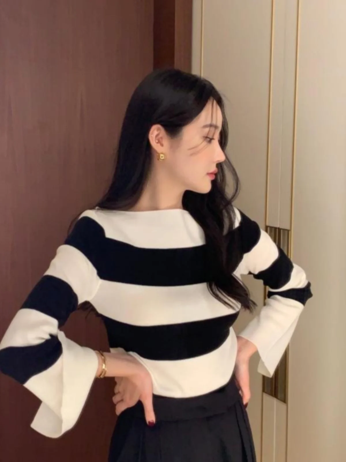Slim Fit Stripe Knitwear Women's Bell Sleeve One Shoulder Top Korean Style Autumn Winter New Fashion Vintage Sweater view 2