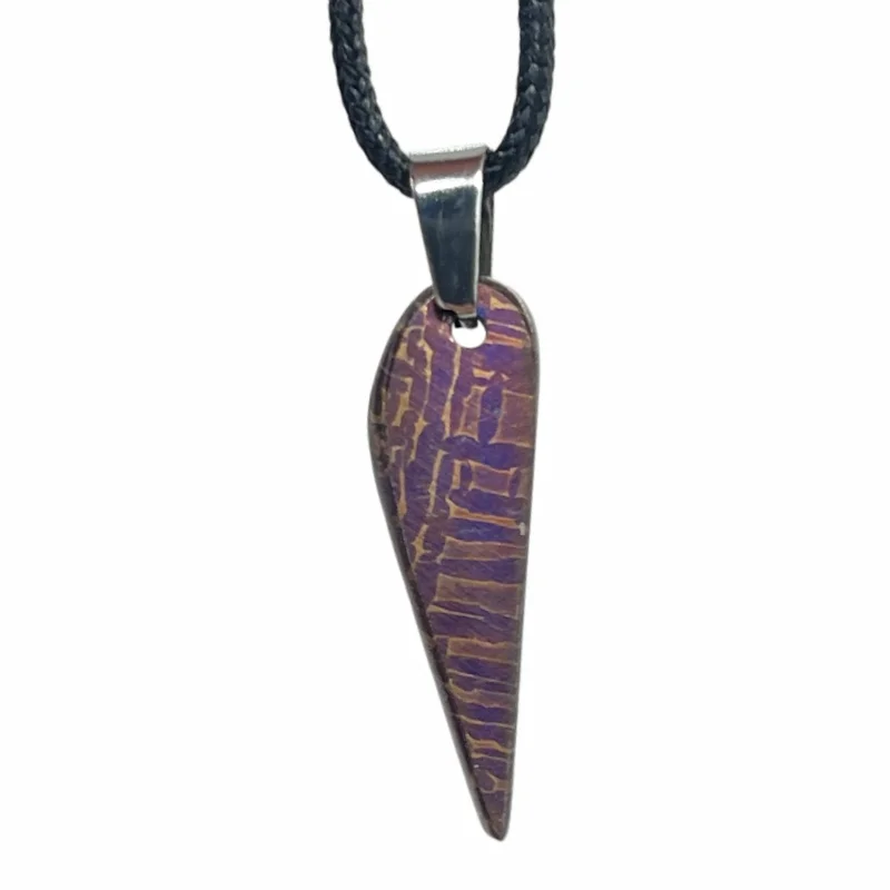 colgante-de-meteorito-muonionalusta-delgado-y-puntiagudo-grabado-en-azul-con-patron-widmanstatten-collar-de-meteorito-de-hierro-joyeria-lk497